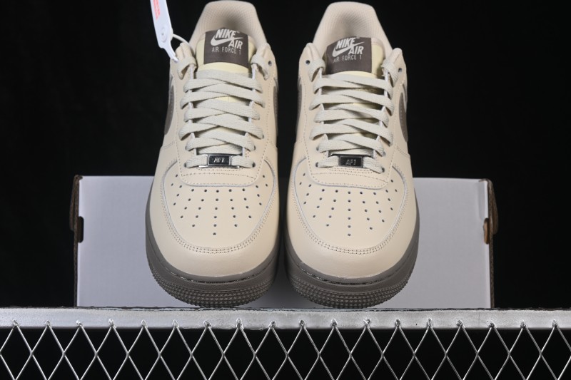 Nike Air Force 1 '07 Low Basketball Sneakers with Full-Length Air Cushion - FJ4146-201