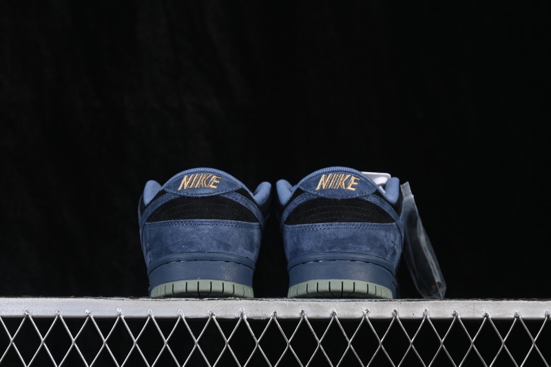 Nike SB Dunk Low Smoke Blue Skateboarding Shoes with Suede Overlays - HF3063-002