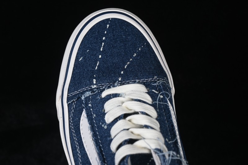 Vans Old Skool Frayed Low-Top Skateboarding Shoes - VN000E9HGTL
