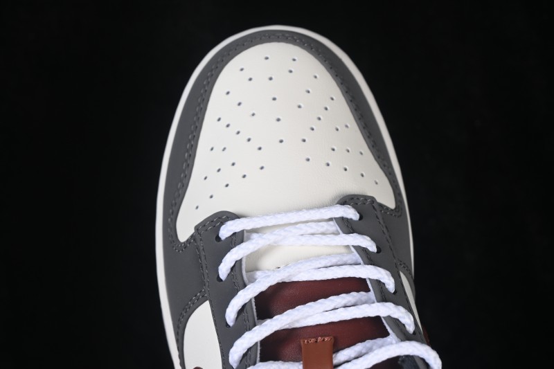 Nike SB Dunk Low Skateboarding Shoes with Cushioned Collar - IM6670-202