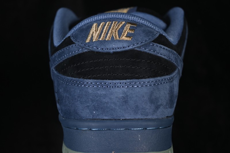 Nike SB Dunk Low Smoke Blue Skateboarding Shoes with Suede Overlays - HF3063-002