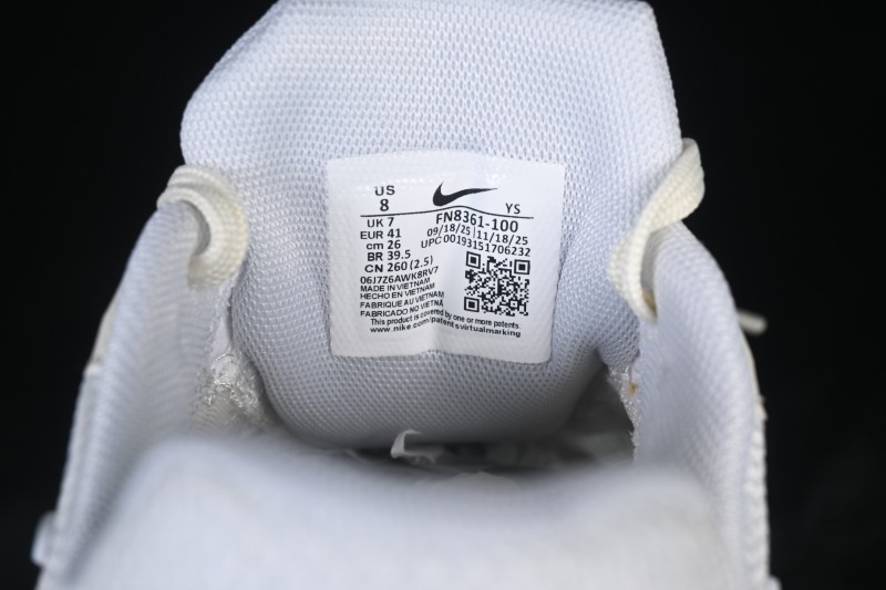 Nike Vomero 5 Retro Running Shoes with Mesh and Synthetic Overlays - FN8361-100