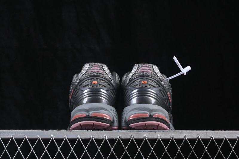 New Balance 1906 Retro Running Shoes with Lightweight Suede and Mesh Upper and T-Beam Arch Support - U190629R