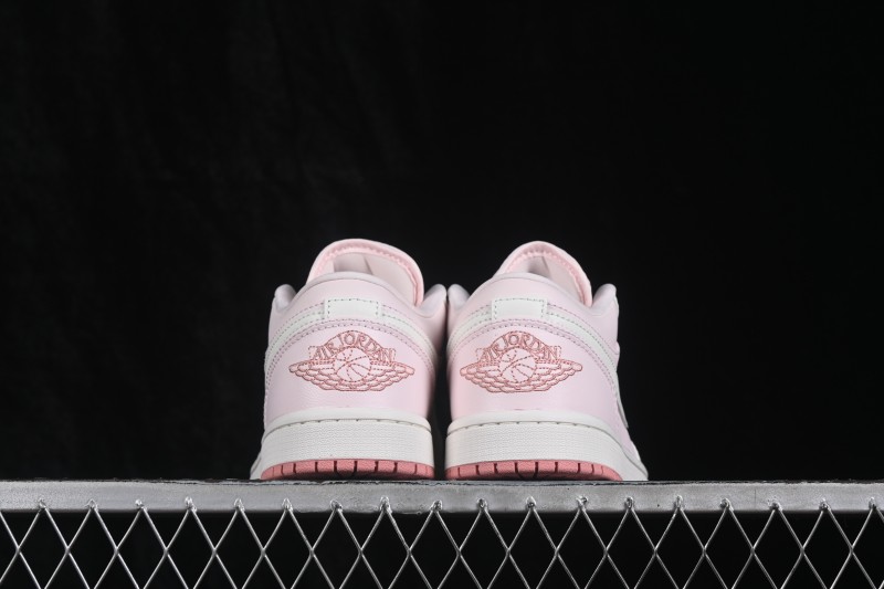 Nike Air Jordan 1 Low Retro Basketball Shoes with Classic Colorway - IH0823-611