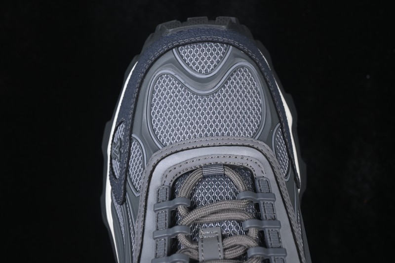 Louis Vuitton Tatic Runner Retro Chunky Sneakers - GREY