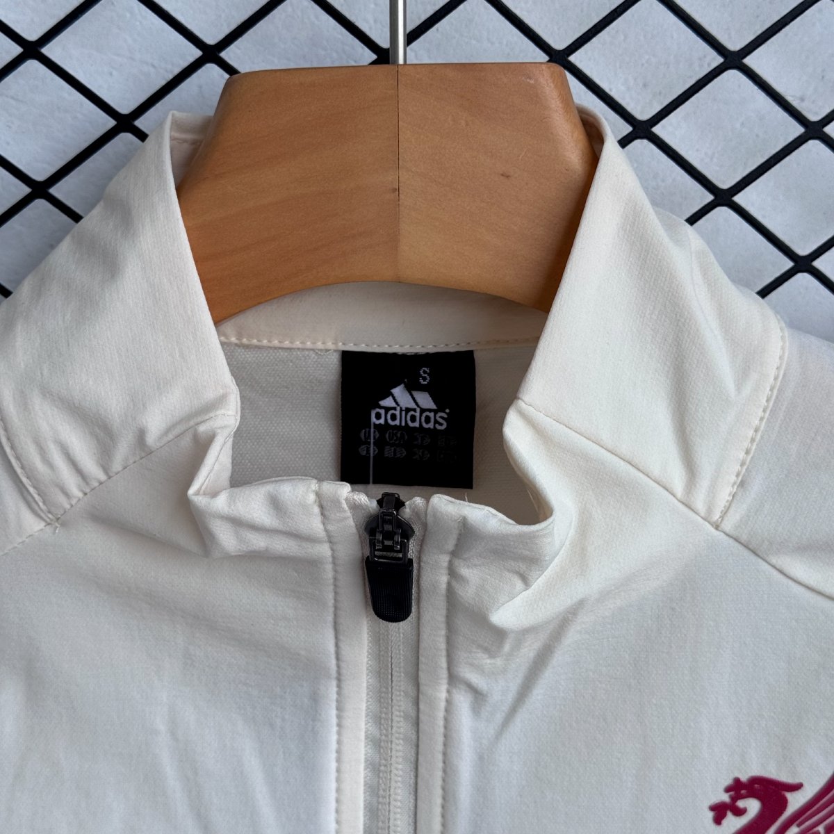 25/26 Liverpool Cream/Red Full Zipper Windbreaker + Long Pants